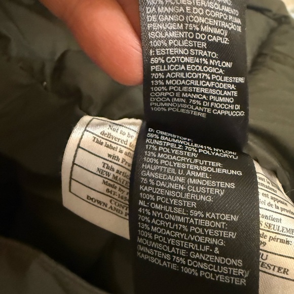 Women’s North Face Hyvent Down Winter Belted Coat Small - Picture 10 of 10